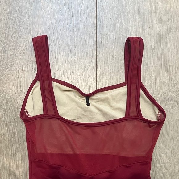 Só Dança Mari Adult Tank Leotard with Mesh Straps, Burgundy, Sz S - Picture 3 of 6